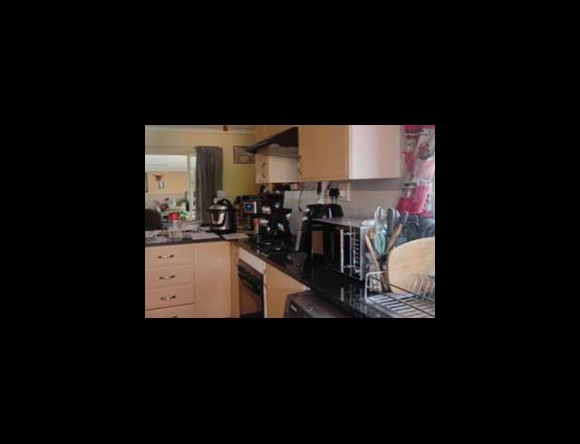 3 BEDROOM HOUSE FOR SALE IN THE ORCHARDS